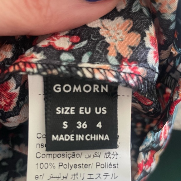 Cold Shoulder Floral Top - S - Picture 7 of 7